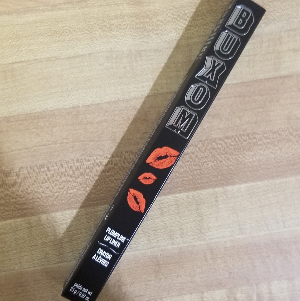 Brand New Buxom Lip Liner in shade Intrigue